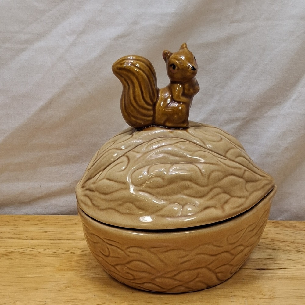 Unbranded Ceramic Squirrel on Walnut Lidded Nut or Candy Dish Brown Vintage